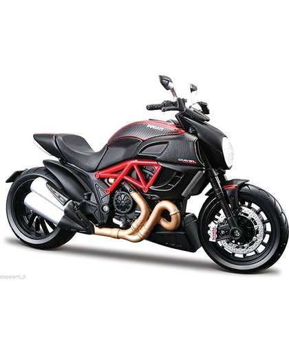 Ducati Diavel Carbon 1:12 Maisto Rood / Zwart 20-11023