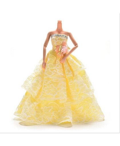 Gele Prinsessenjurk, baljurk of trouwjurk met rondom 3 lagen kant voor de Barbie pop NBH®