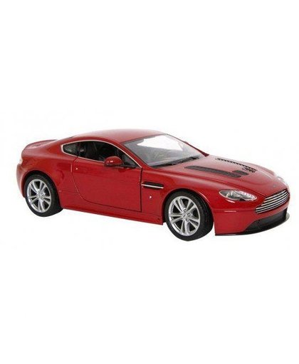 Model auto Aston Martin V12 Vantage