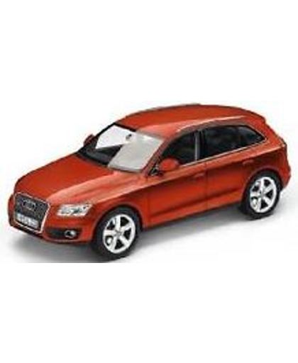 Audi Q5 1:43 Schuco Rood 450756001