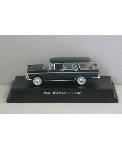 Fiat 2300 Familiare 1963  1:43 Starline Models Groen 530224