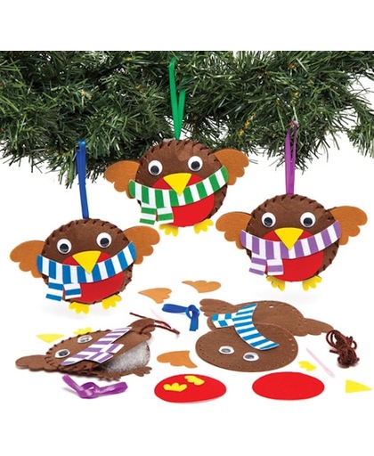 Kerstnaaisets met hangend roodborstje, die kinderen naar eigen smaak kunnen versieren en neerzetten met de kerst. Creatieve knutselset voor kinderen en beginners (3 stuks)
