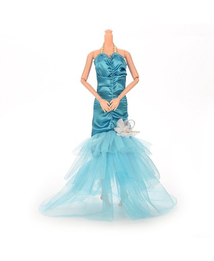Blauwe Prinsessenjurk, baljurk of trouwjurk met rondom 3 lagen kant voor de Barbie pop NBH®