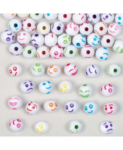 Gekleurde kralen met grappige gezichten waar kinderen armbandjes en kettingen van kunnen maken. Sieradenset voor kinderen (verpakking van 300)