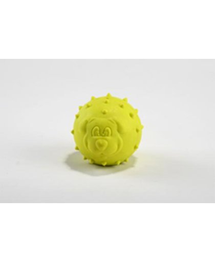 Een rubber bal voor de hond in gele kleur