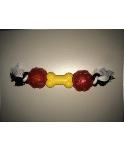 Een rubber speeltje met touw keuze waar je mee kunt gooien