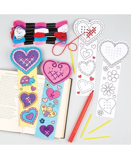 Sets voor geborduurde boekenleggers met hartjes die kinderen kunnen maken en versieren voor Valentijnsdag en Moederdag (4 stuks per verpakking)