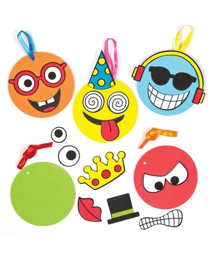 Mix en match decoratiersets voor hangende grappige gezichten. Creatieve knutselset voor kinderen om te maken, versieren en op te hangen (8 stuks)