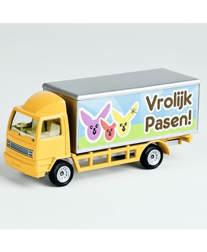 cadeau voor pasen model vrachtwagen met de tekst vrolijk pasen
