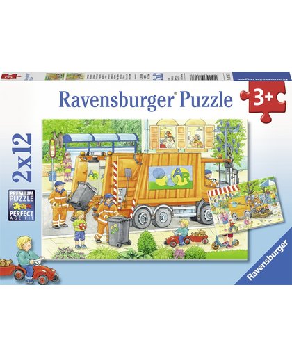 Ravensburger puzzel Onderweg met de vuilniswagen en veegmachine - Twee puzzels - 12 stukjes - kinderpuzzel